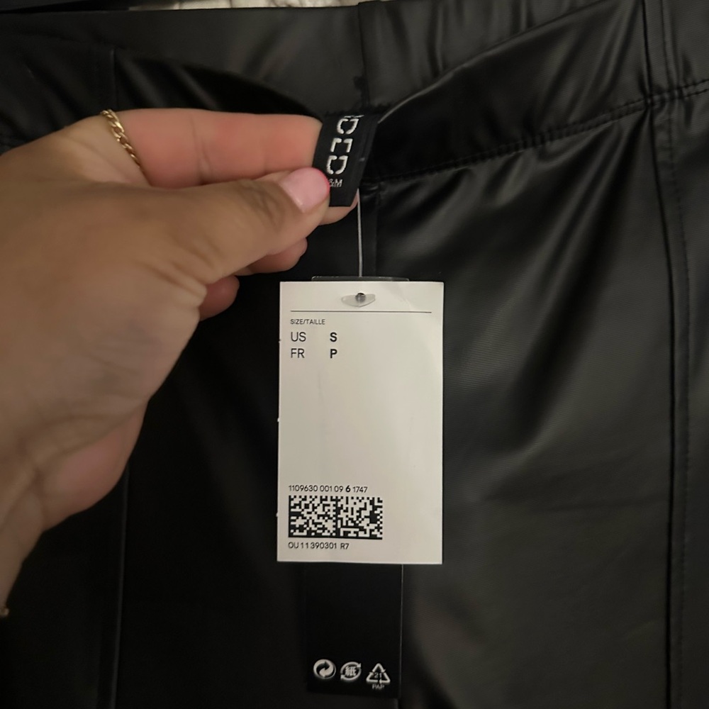 H&M leather leggings - Picture 2 of 3